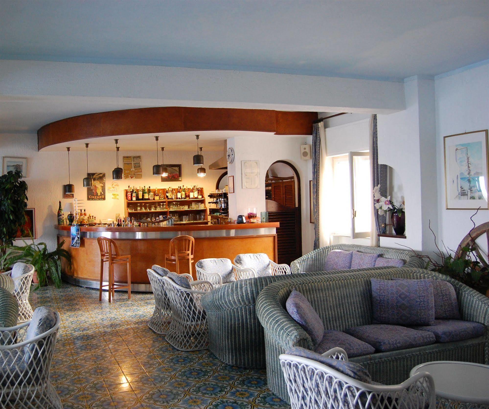 ליפארי Hotel Giardino Sul Mare מראה חיצוני תמונה
